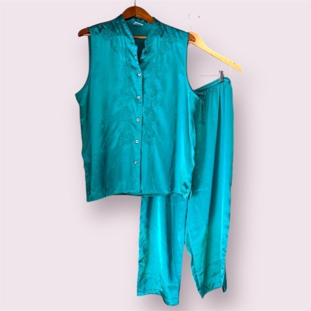 CABERNET Sleeveless Embroidered Satin Pajama Set